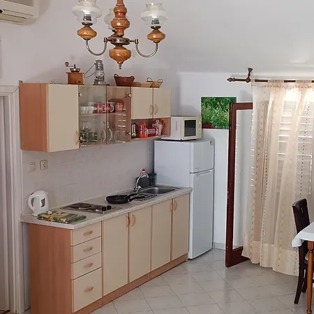 Apartment With A Parking Space Sutivan, Brac - 21426 *