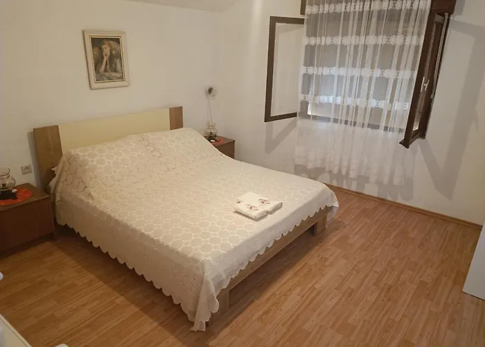 Apartamento With Parking Space Sutivan, Brac - 21426